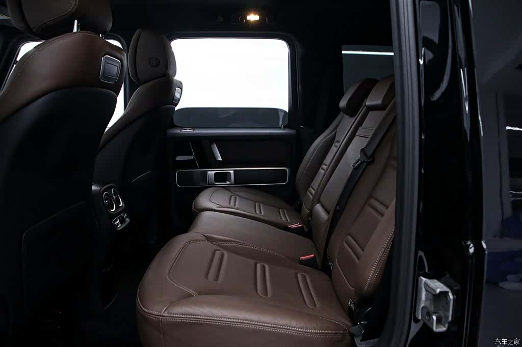 Mercedes-Benz G-Class, 2024 14