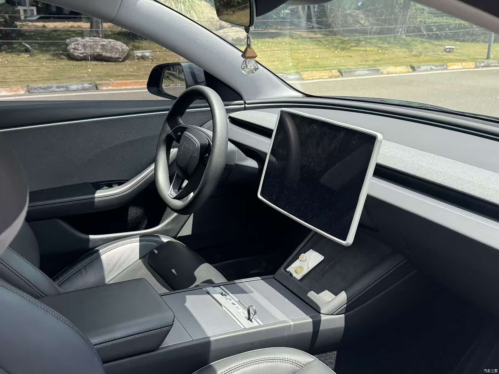 Tesla Model 3, 2024 7