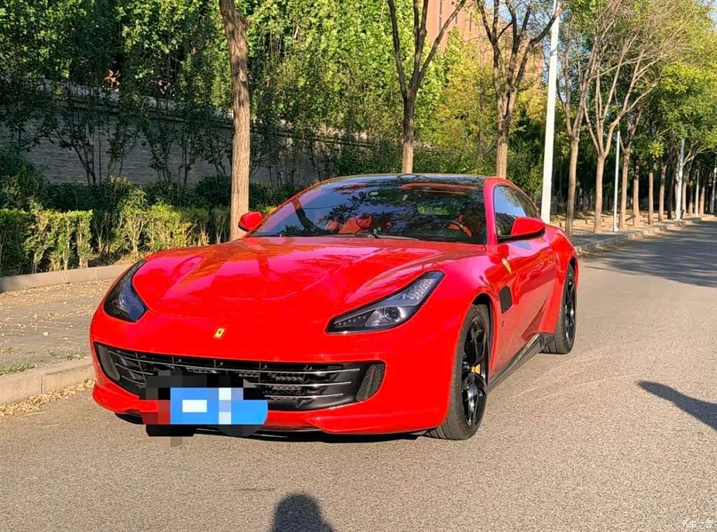 Ferrari GTC4Lus