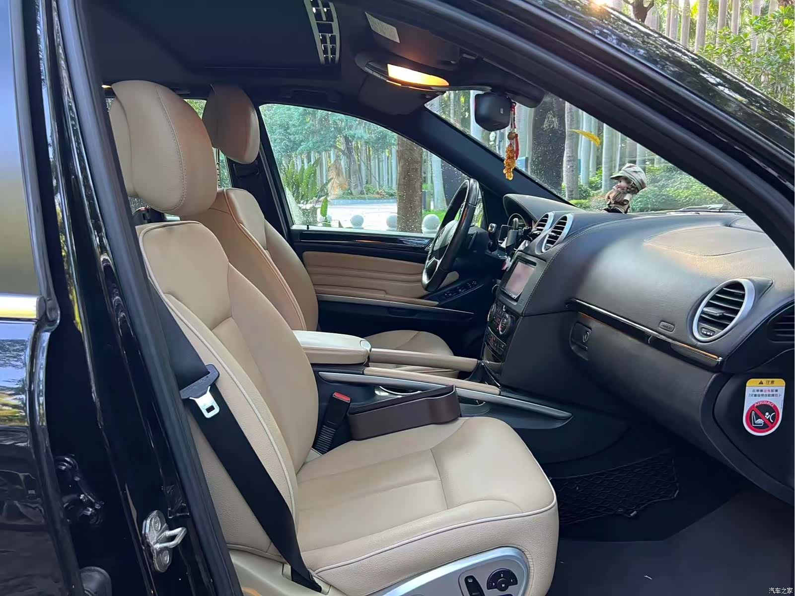 Mercedes-Benz M-Class, 2011 11