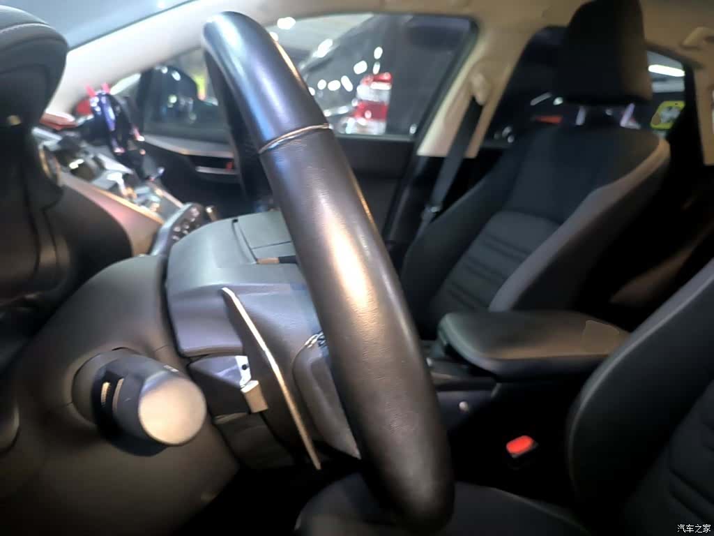 Lexus NX, 2020 15