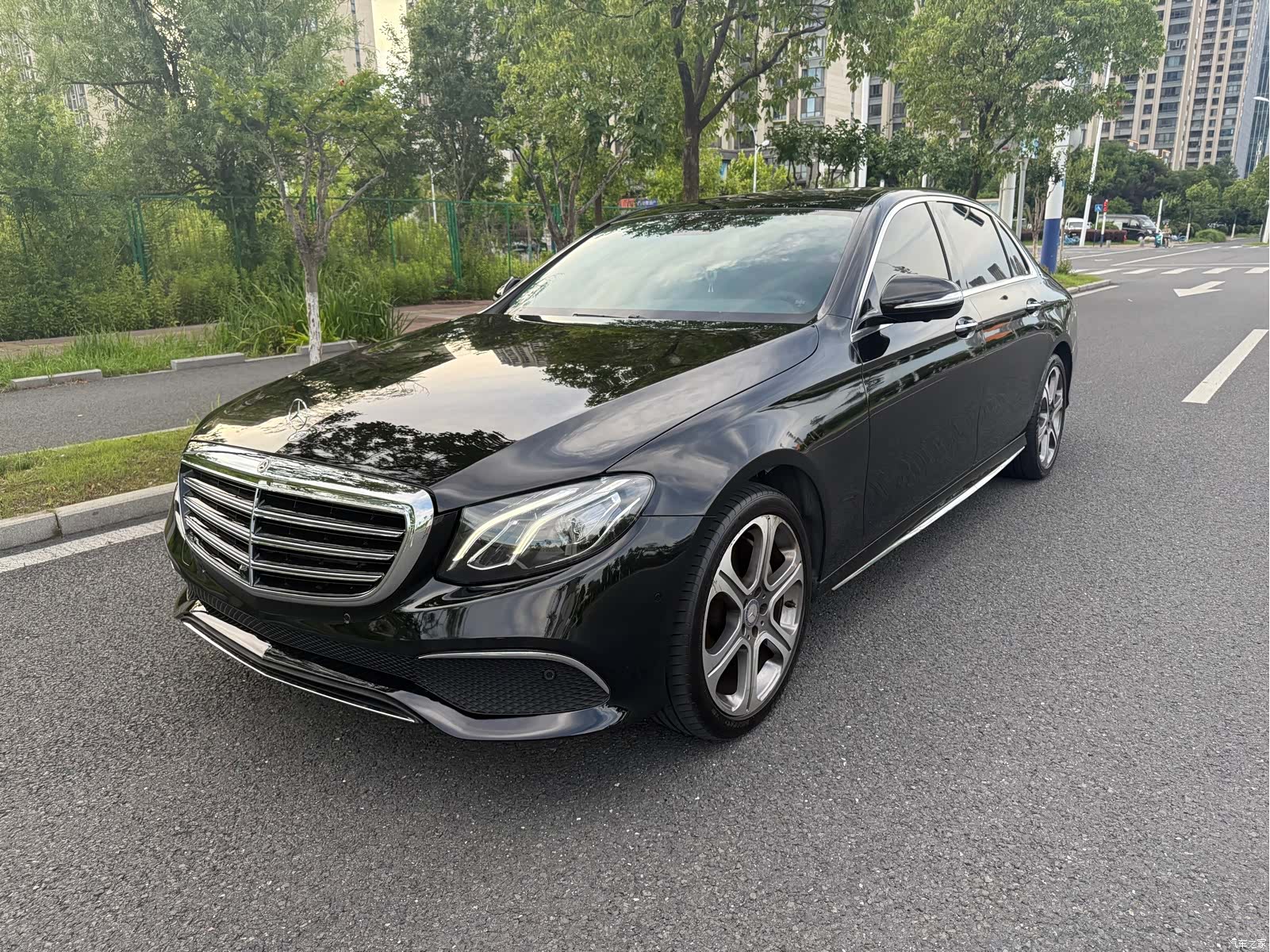 Mercedes-Benz E-Class, 2016 1