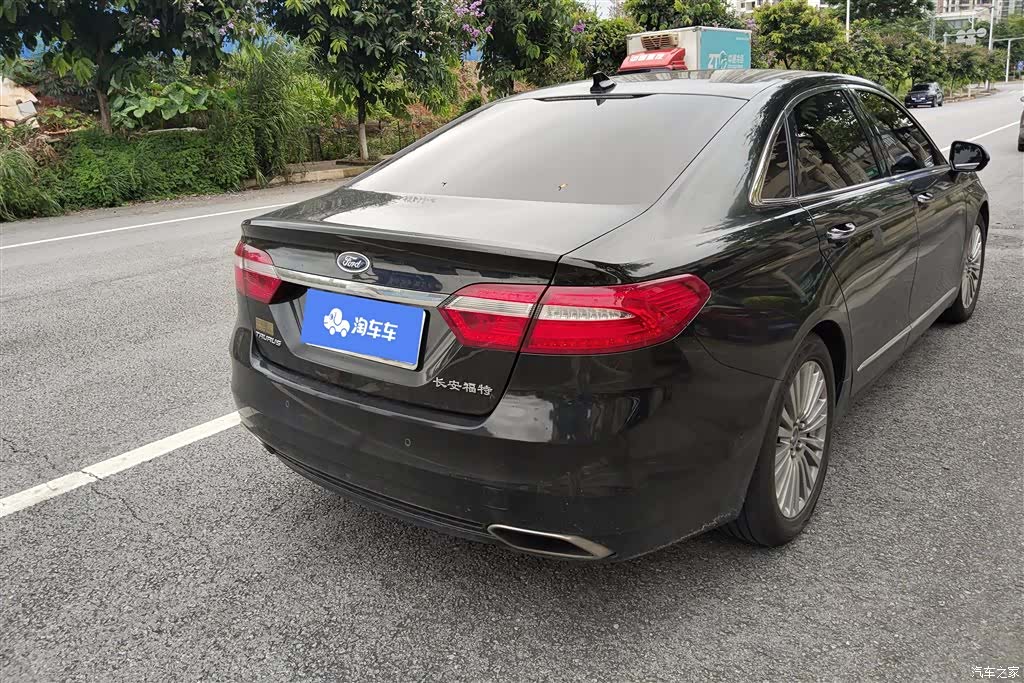 Ford Taurus, 2018 3