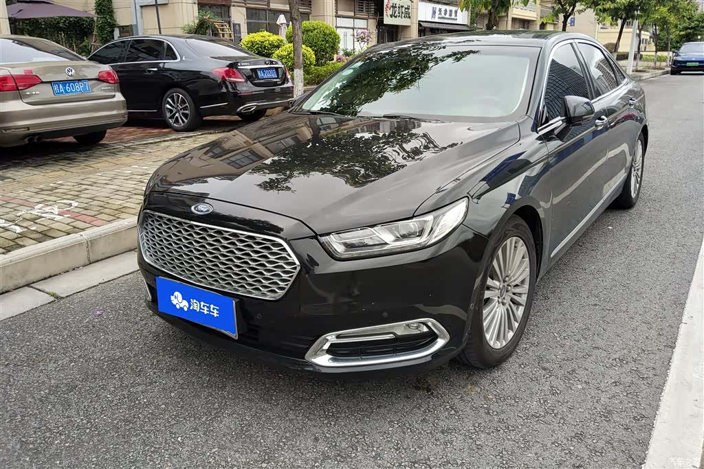 Ford Taurus
