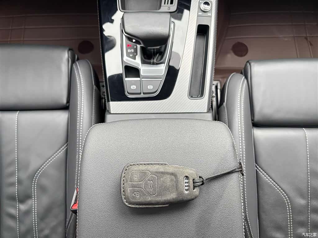 Audi Q5L, 2023 24