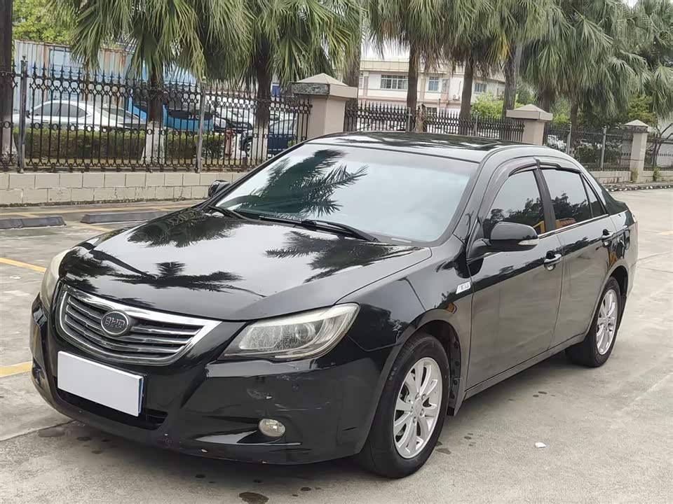 BYD G6