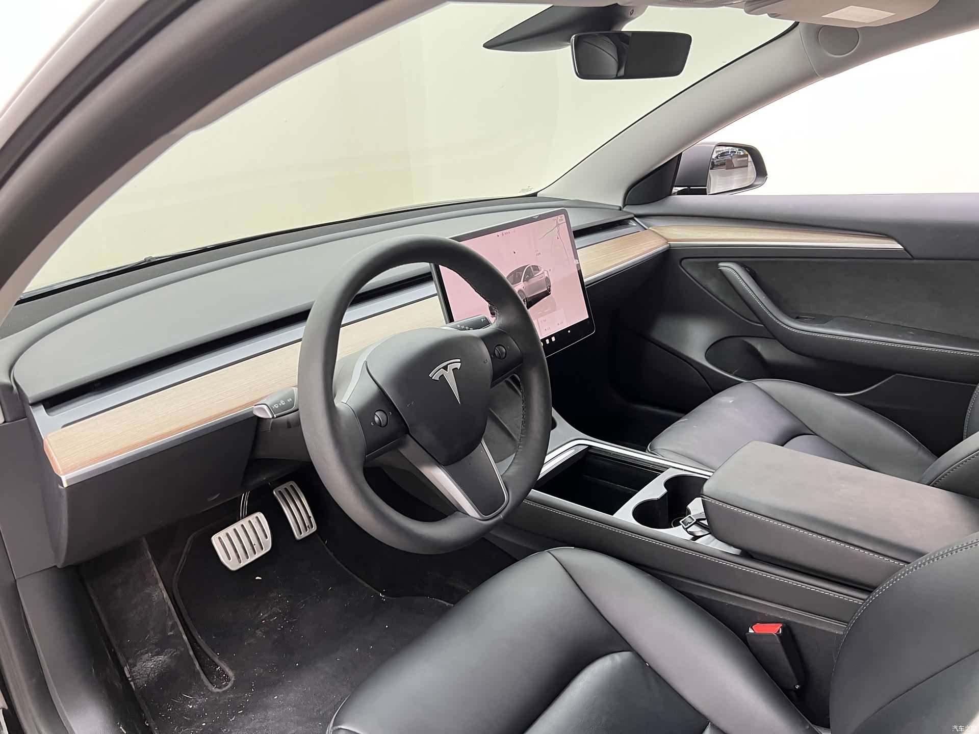 Tesla Model 3, 2023 16