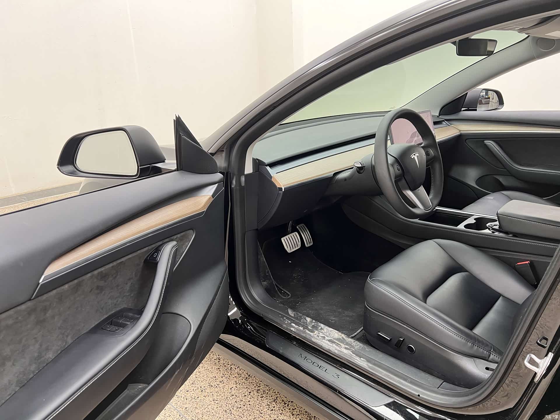 Tesla Model 3, 2023 14