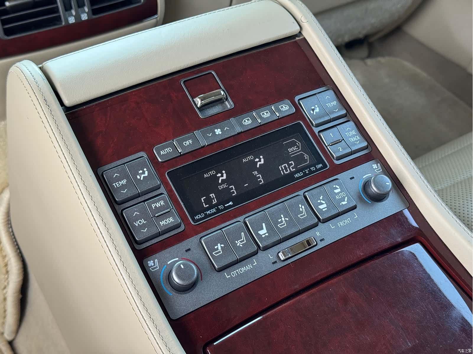 Lexus LS, 2008 15