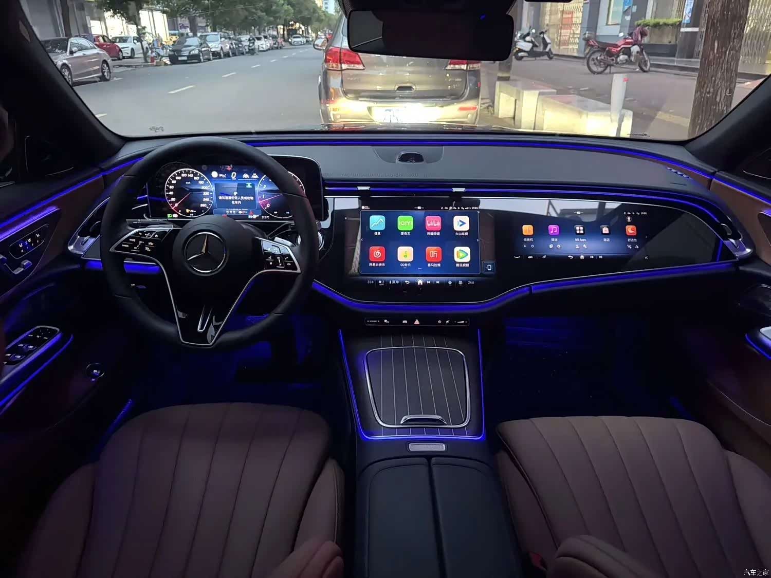 Mercedes-Benz E-Class, 2025 3