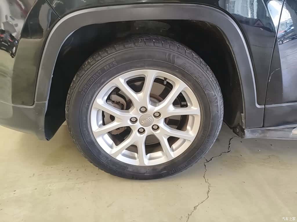 Jeep Cherokee, 2017 23