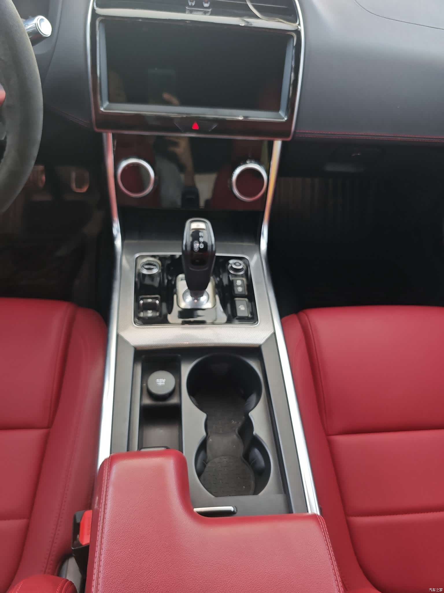 Land Rover XEL, 2021 11