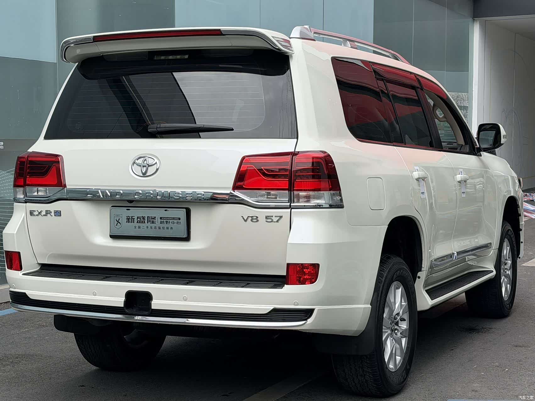 Toyota Land Cruiser, 2019 все фото