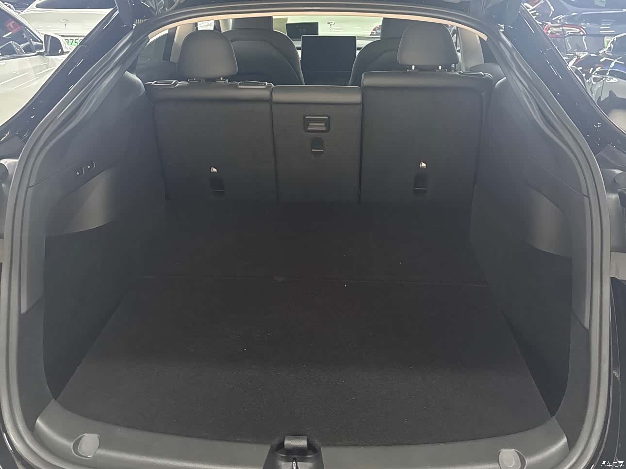 Tesla Model Y, 2023 16