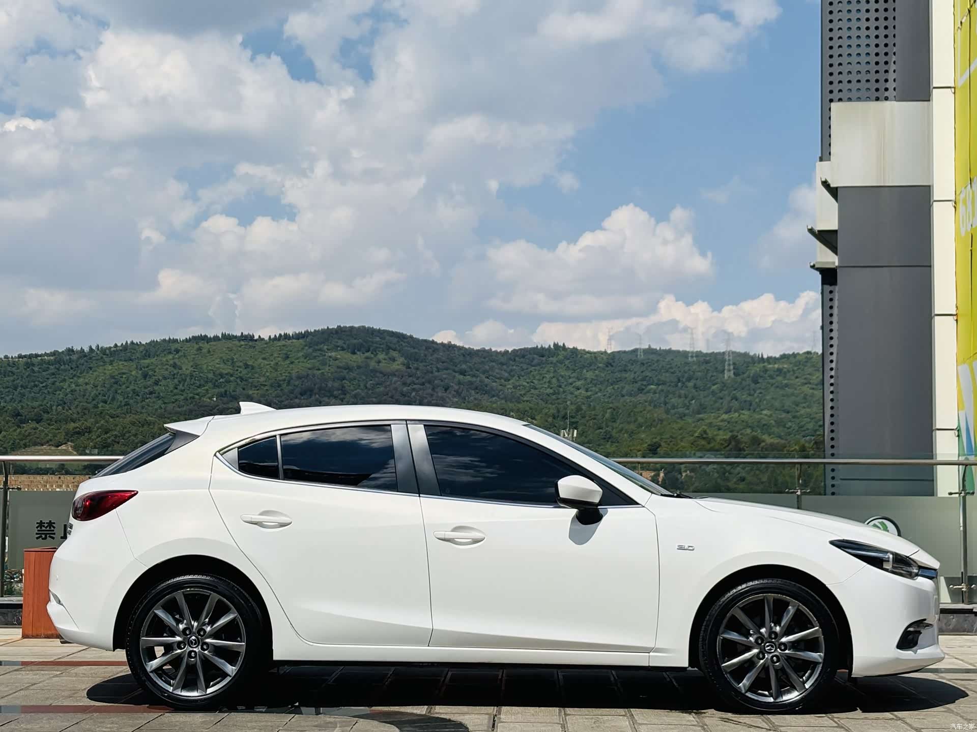 Mazda Mazda3, 2018 все фото