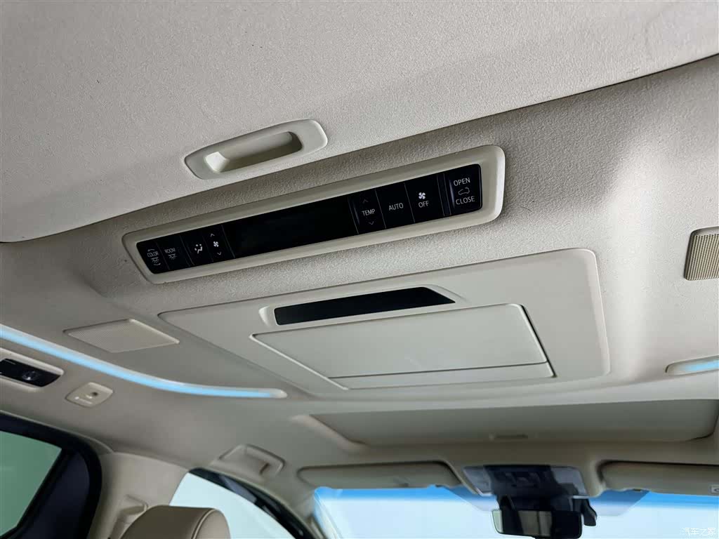 Toyota Alphard, 2020 29