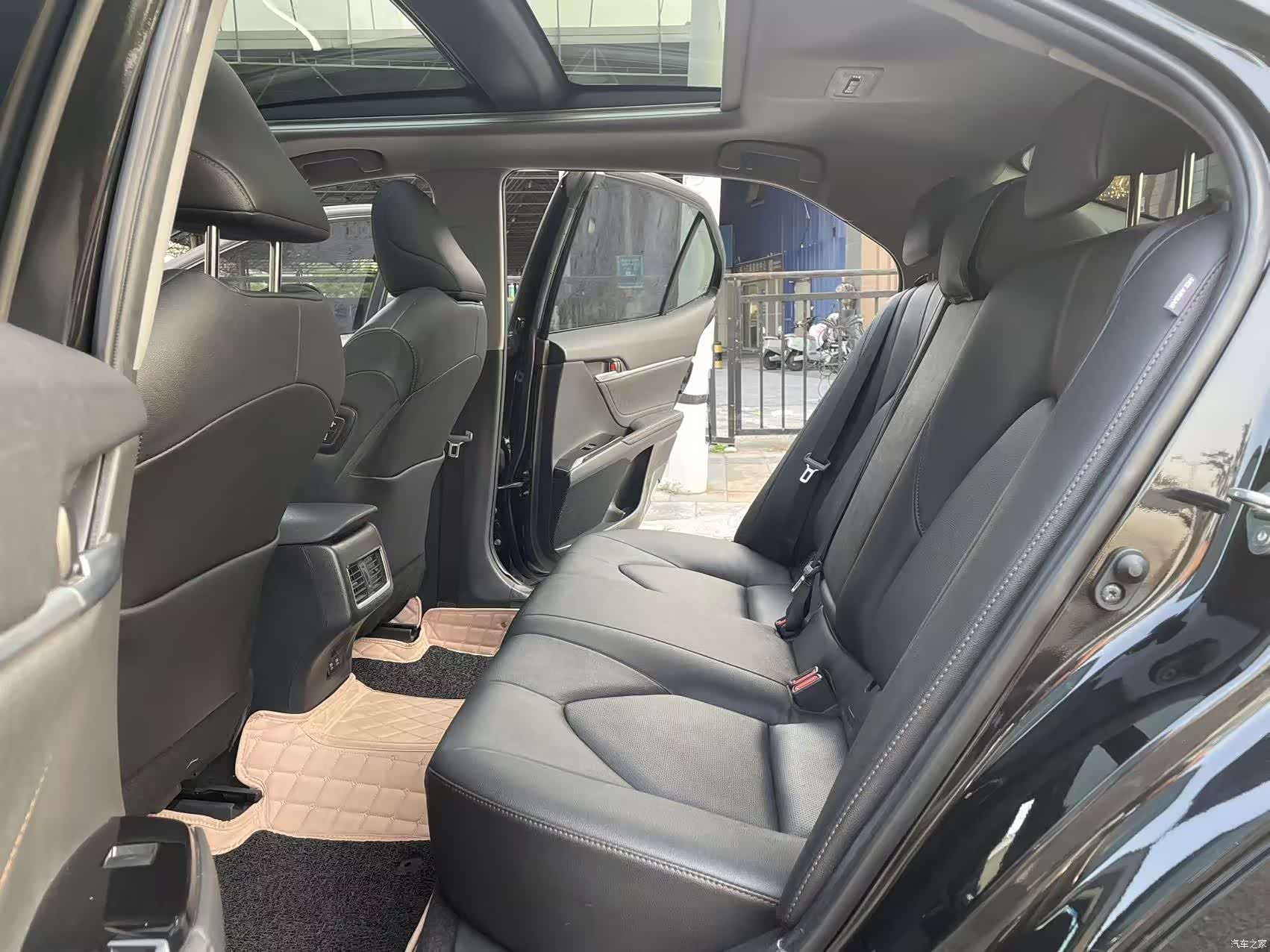 Toyota Camry, 2023 все фото
