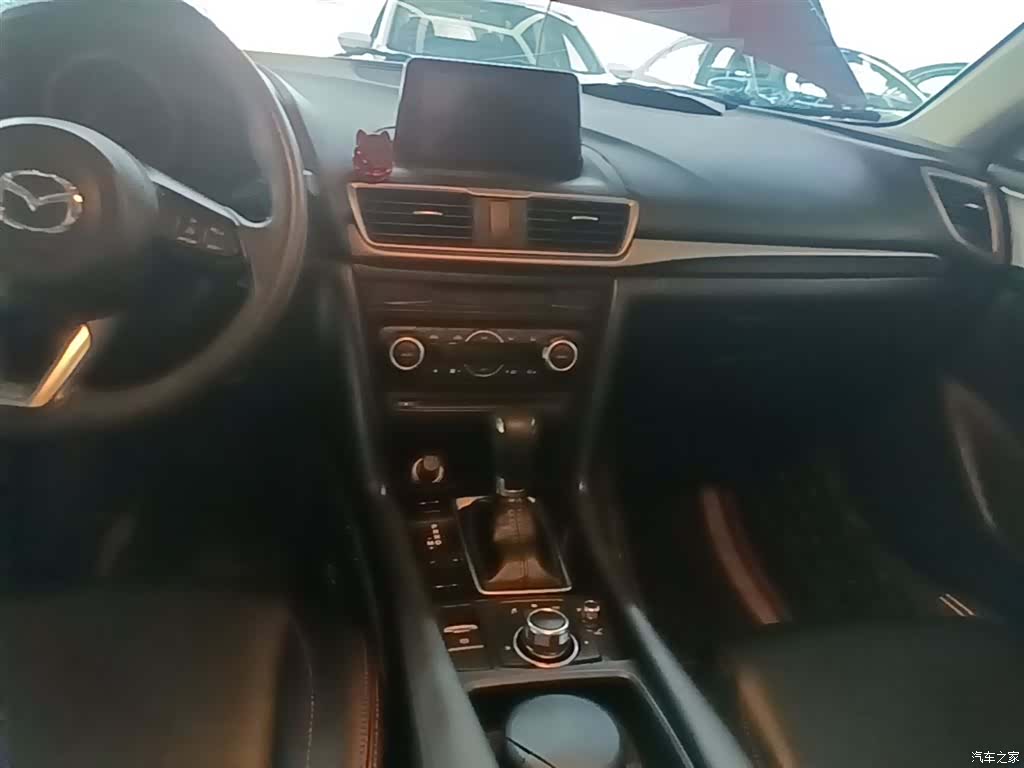 Mazda Mazda3, 2020 13