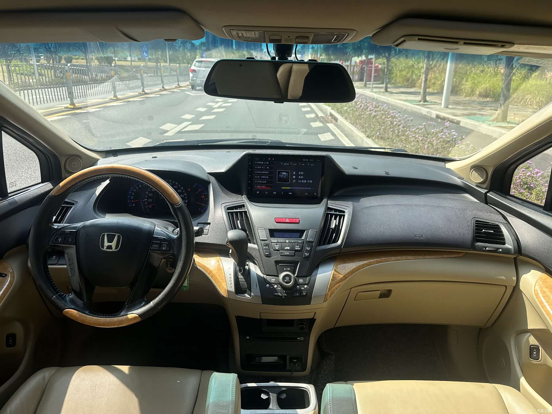 Honda Odyssey, 2011 14