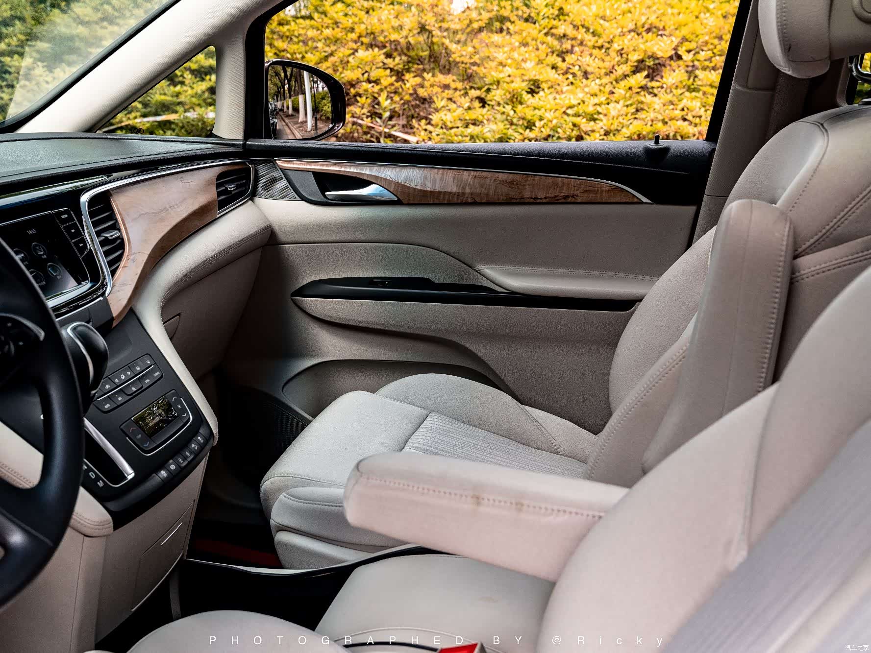Buick GL8, 2019 12