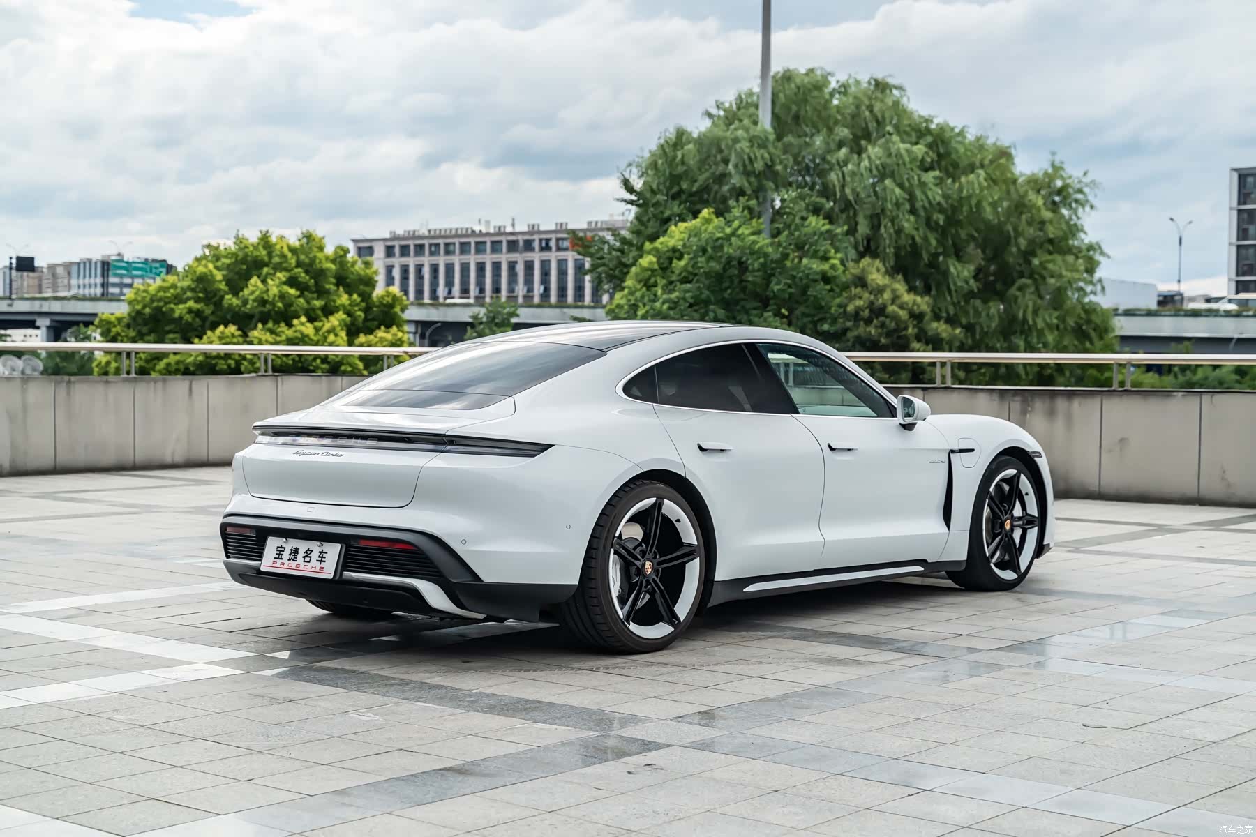 Porsche Taycan, 2020 все фото