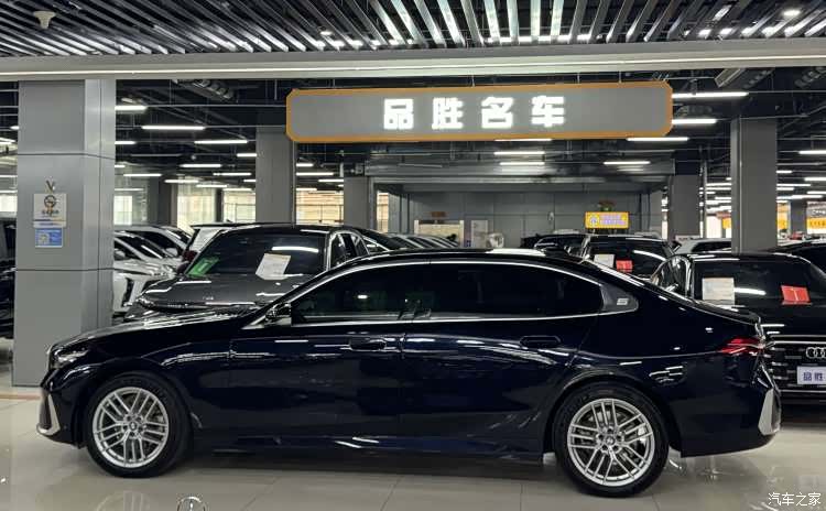 BMW 5 Series, 2025 4