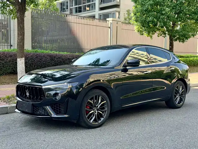 Maserati Levante 2022 — купить из Китая под заказ