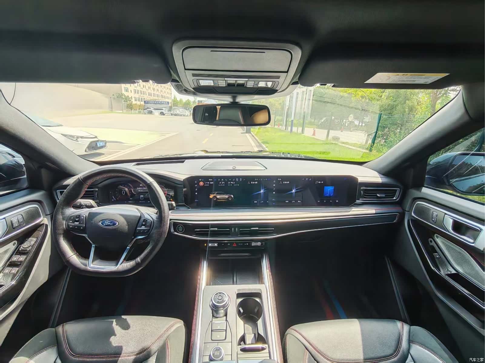 Ford Explorer, 2022 18