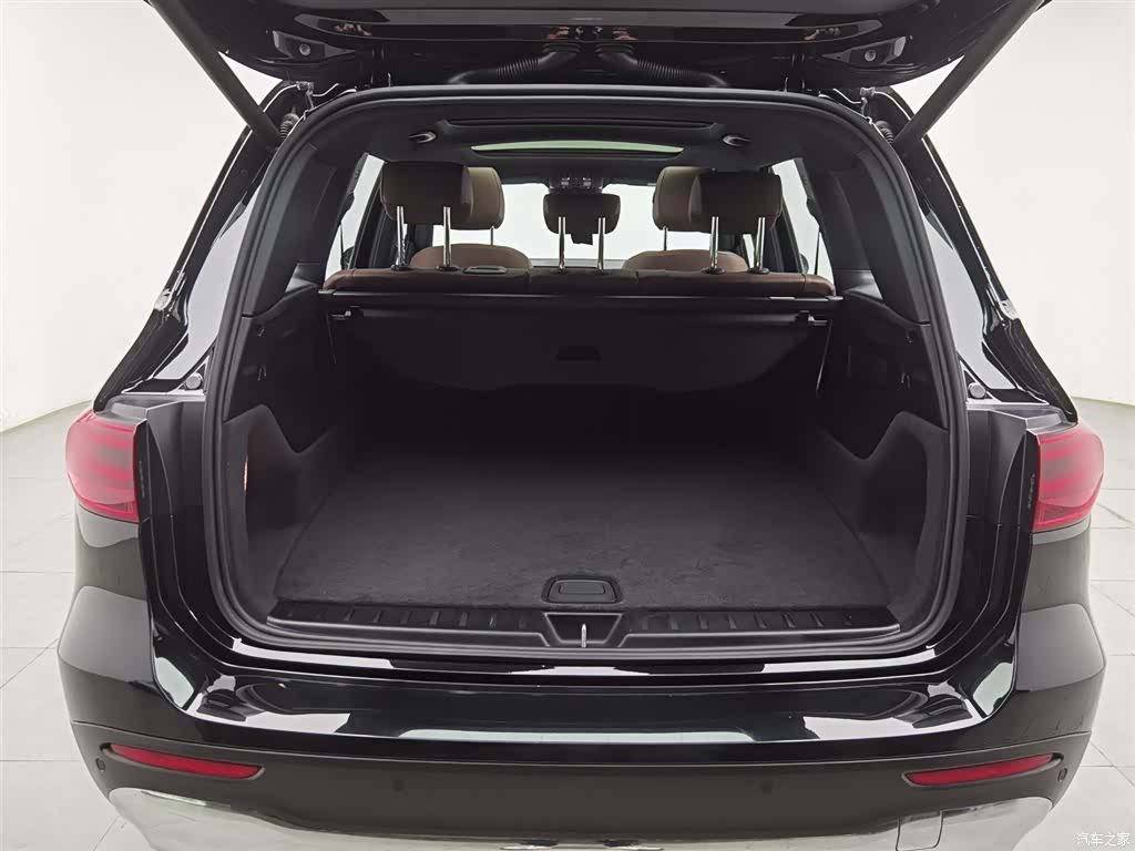 Mercedes-Benz GLB, 2023 16