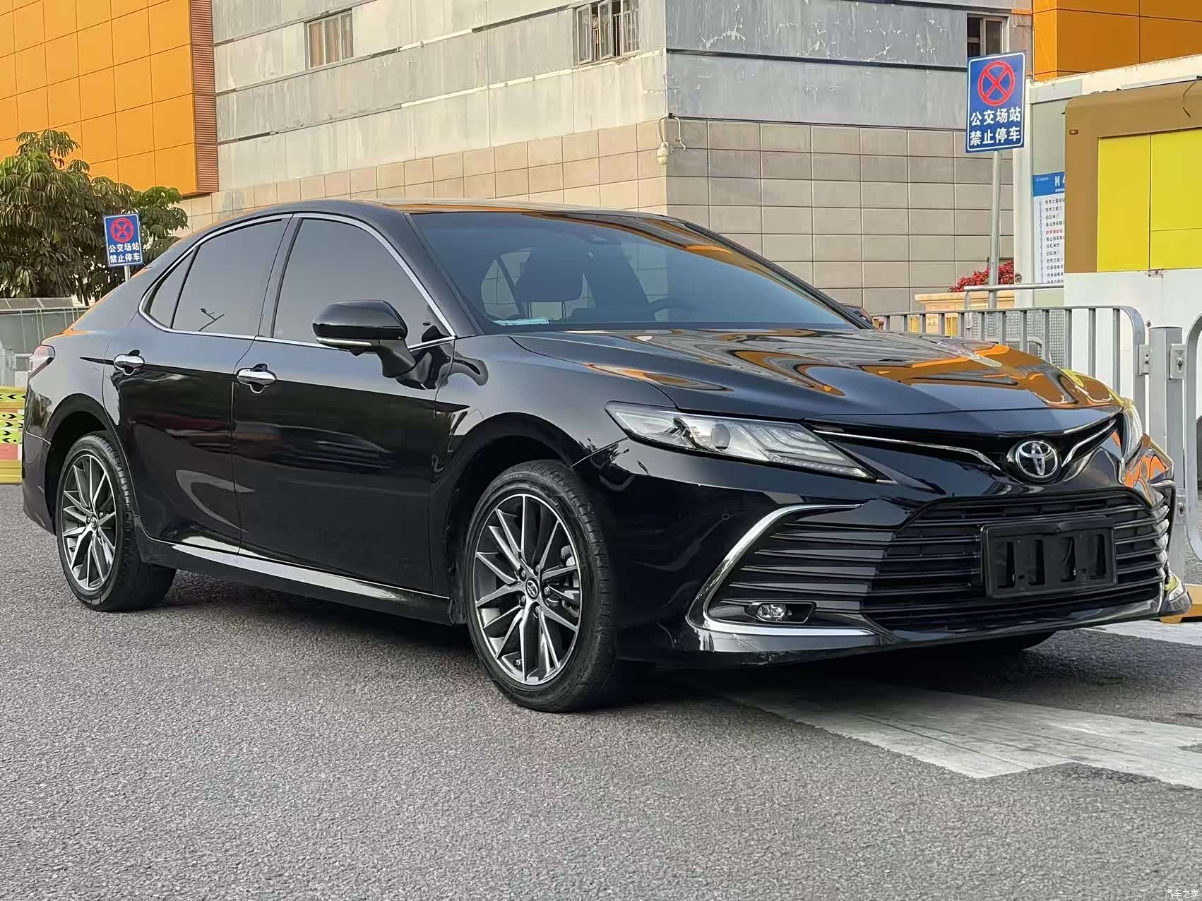 Toyota Camry, 2023 3
