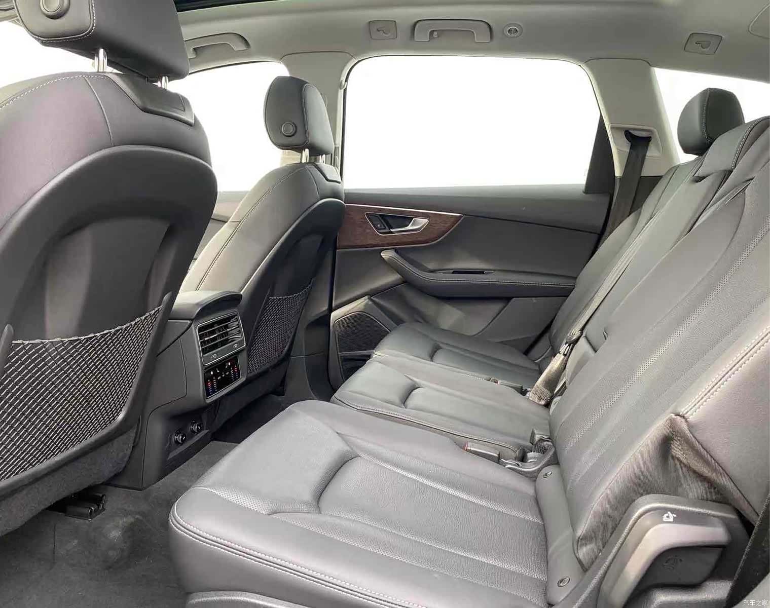 Audi Q7, 2026 6