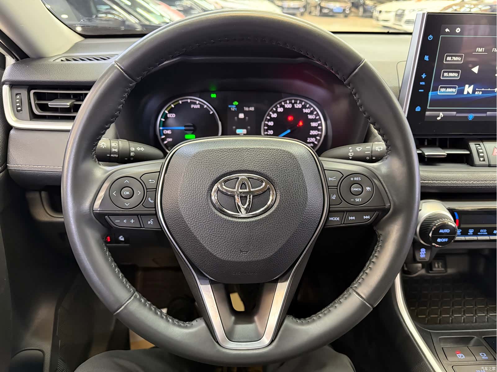 Toyota Wildlander, 2022 14