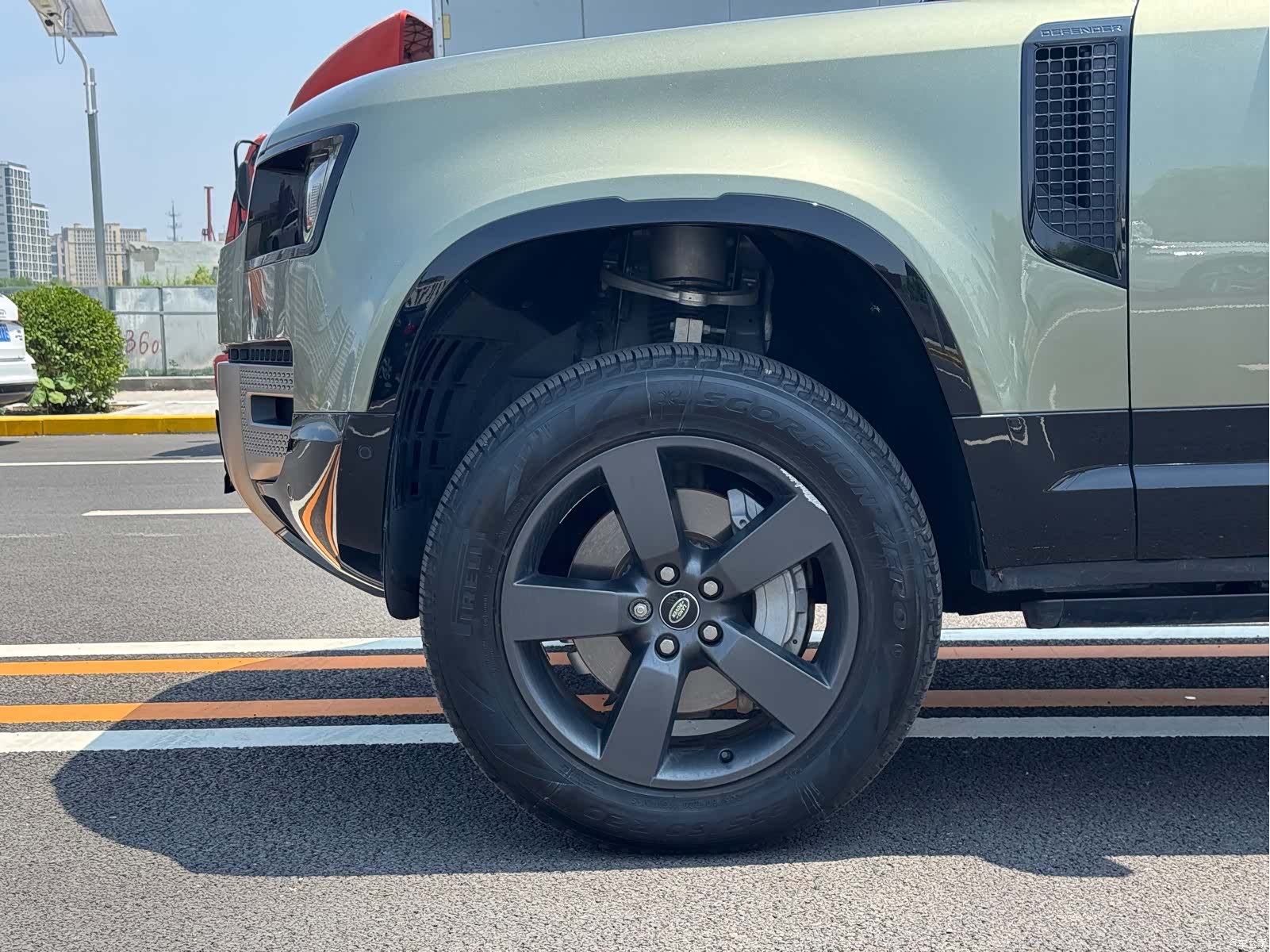 Land Rover Defender, 2023 9