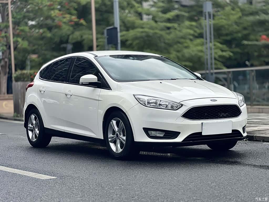 Ford Focus, 2015 24