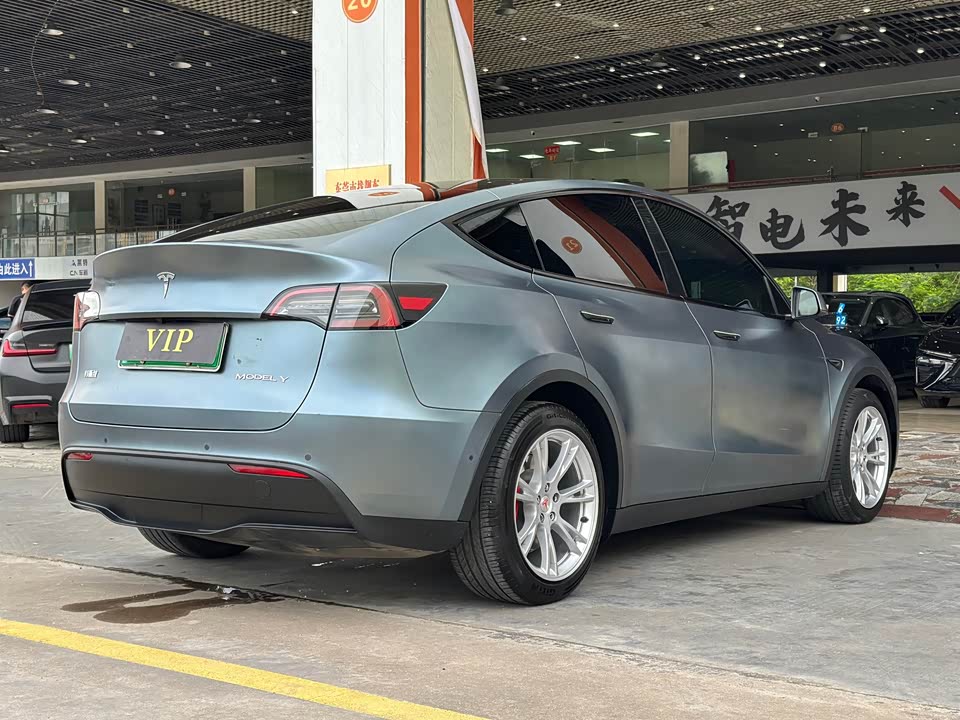 Tesla Model Y Tesla Model Y