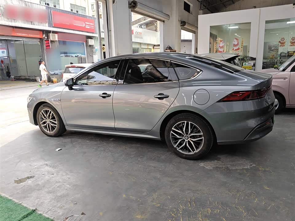 BYD Qin Yuan BYD Qin Yuan