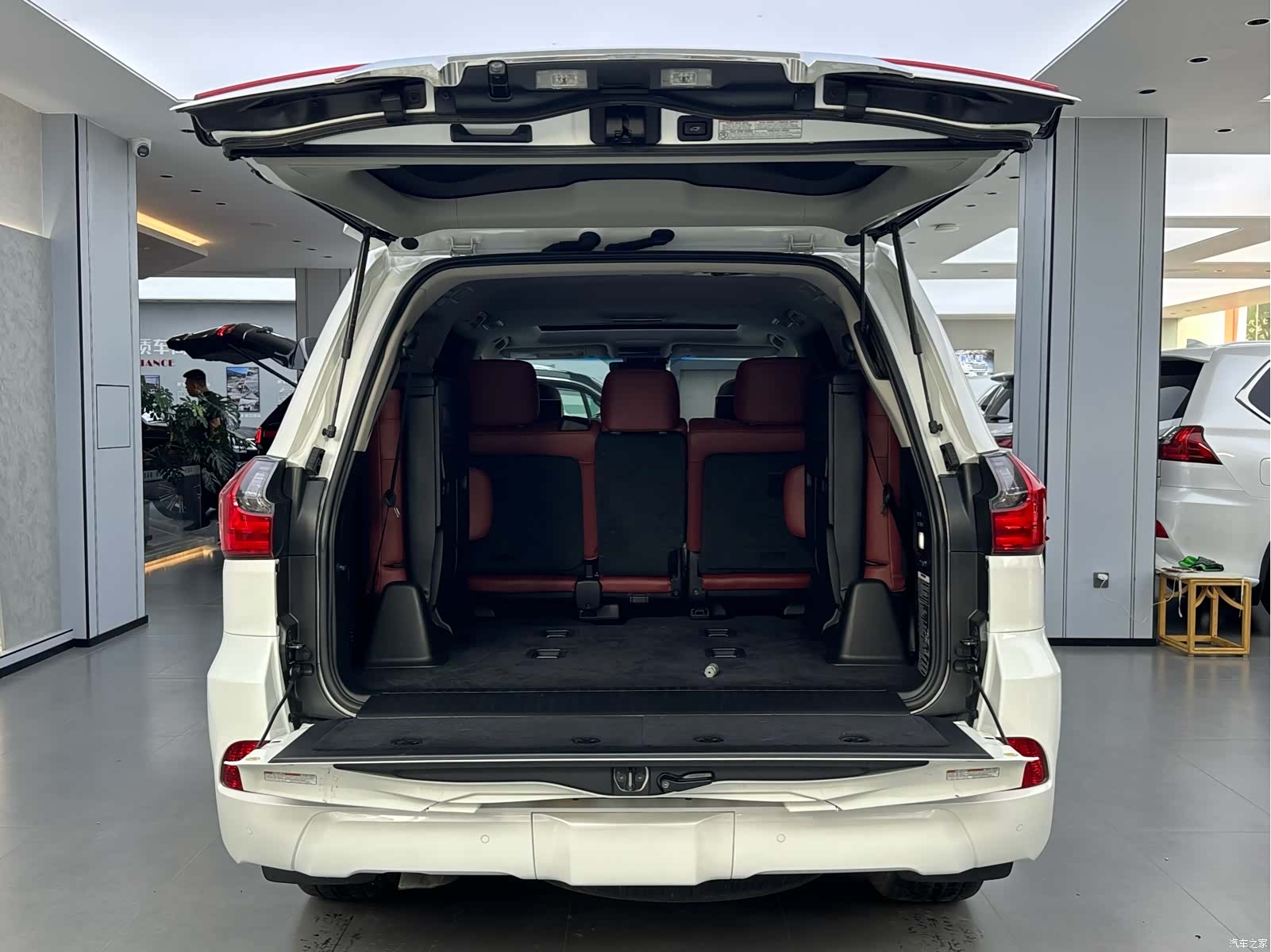 Lexus LX, 2017 9