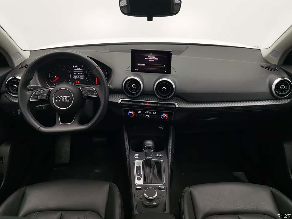 Audi Q2L, 2024 все фото
