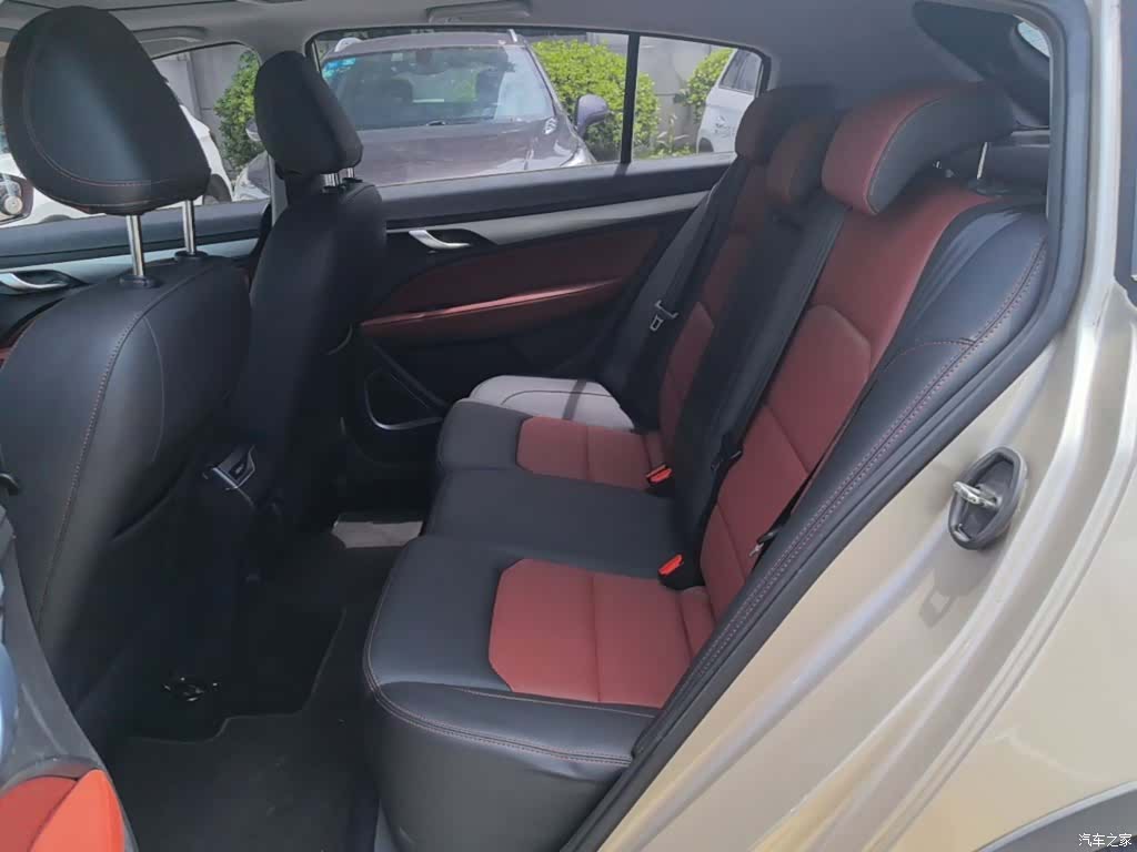 Geely S1, 2019 17