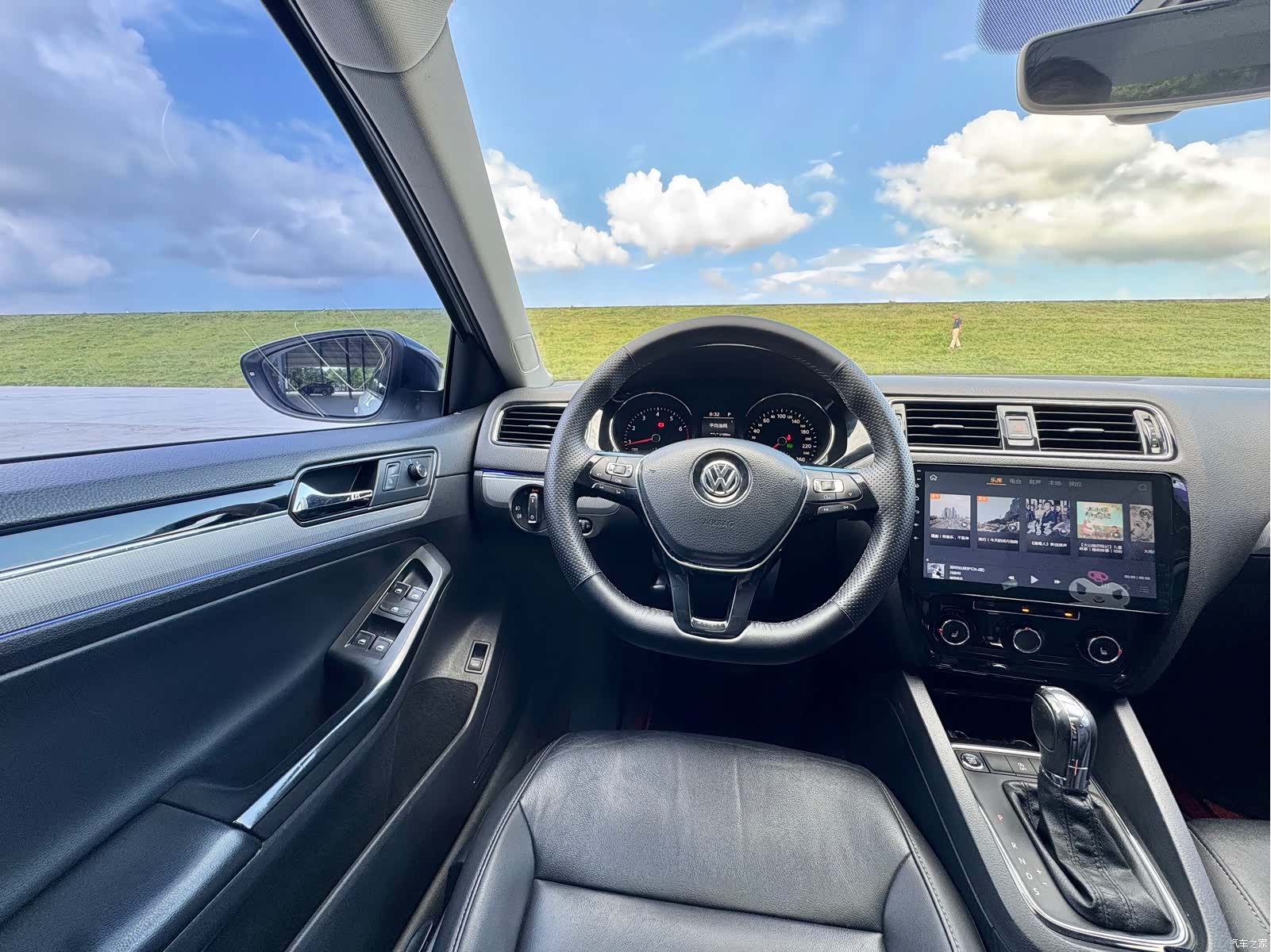 Volkswagen Sagitar, 2018 13