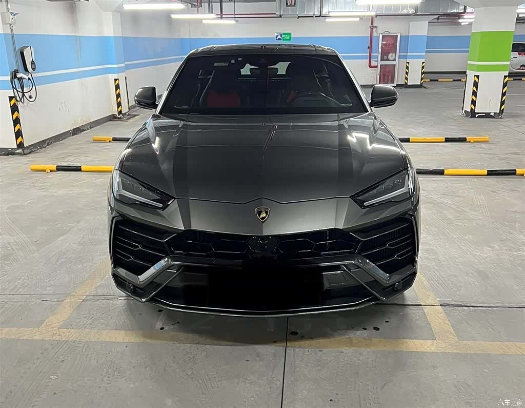 Lamborghini Urus, 2021 все фото