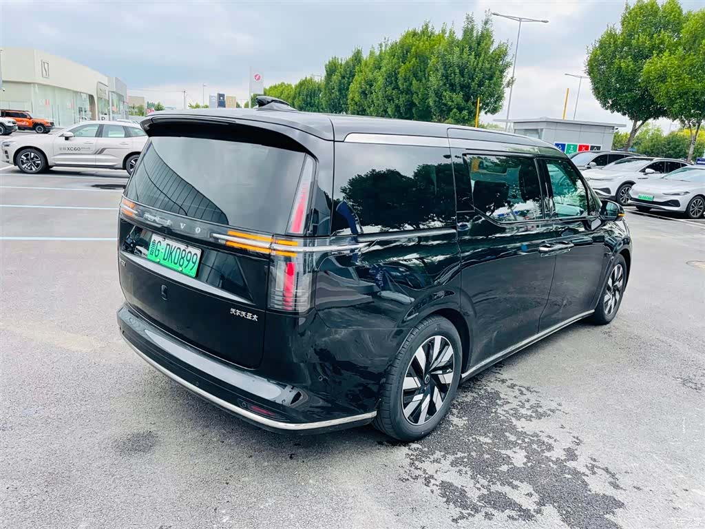 Volvo EM90, 2024 6