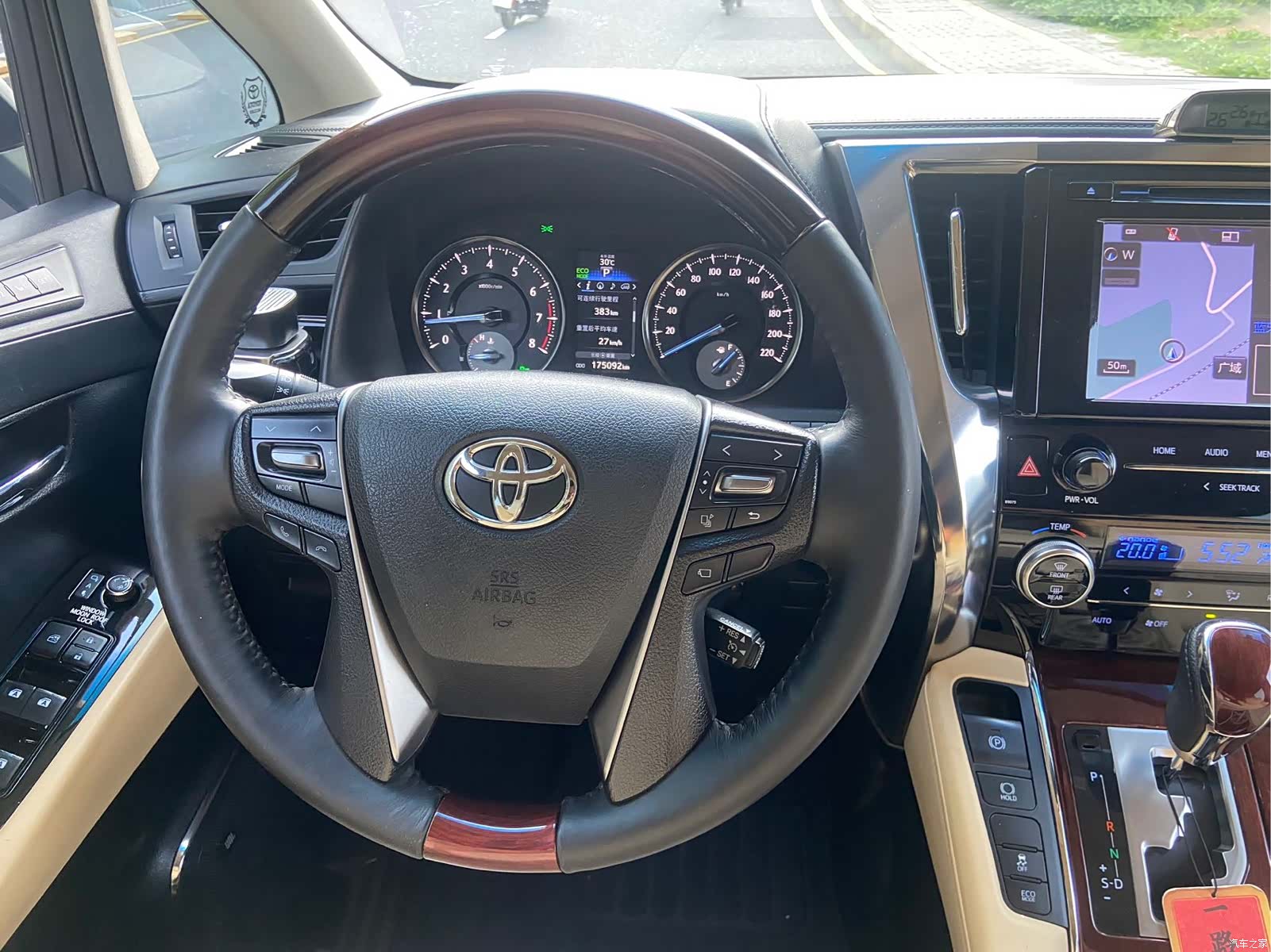 Toyota Alphard, 2016 12