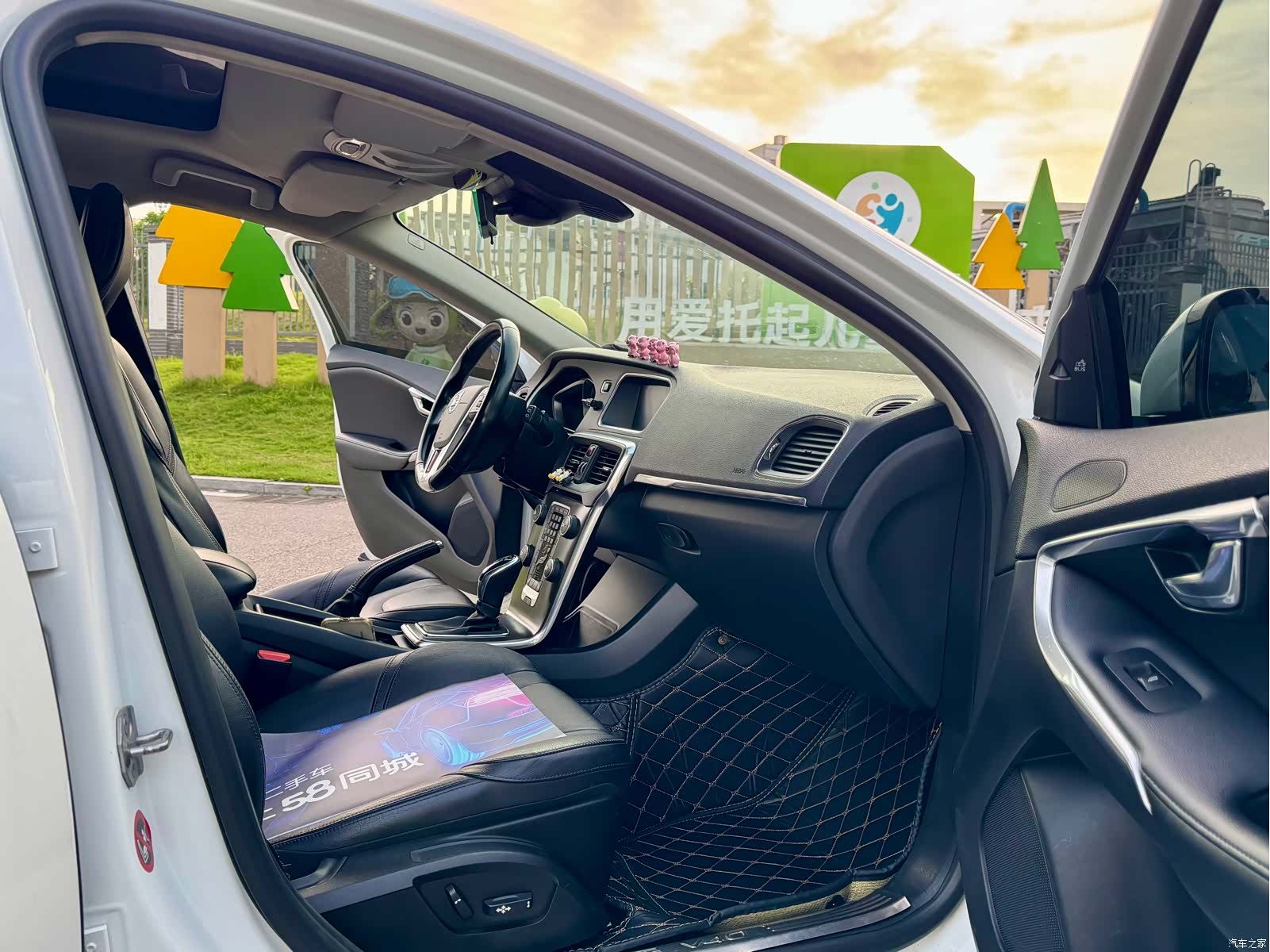 Volvo V40, 2014 все фото