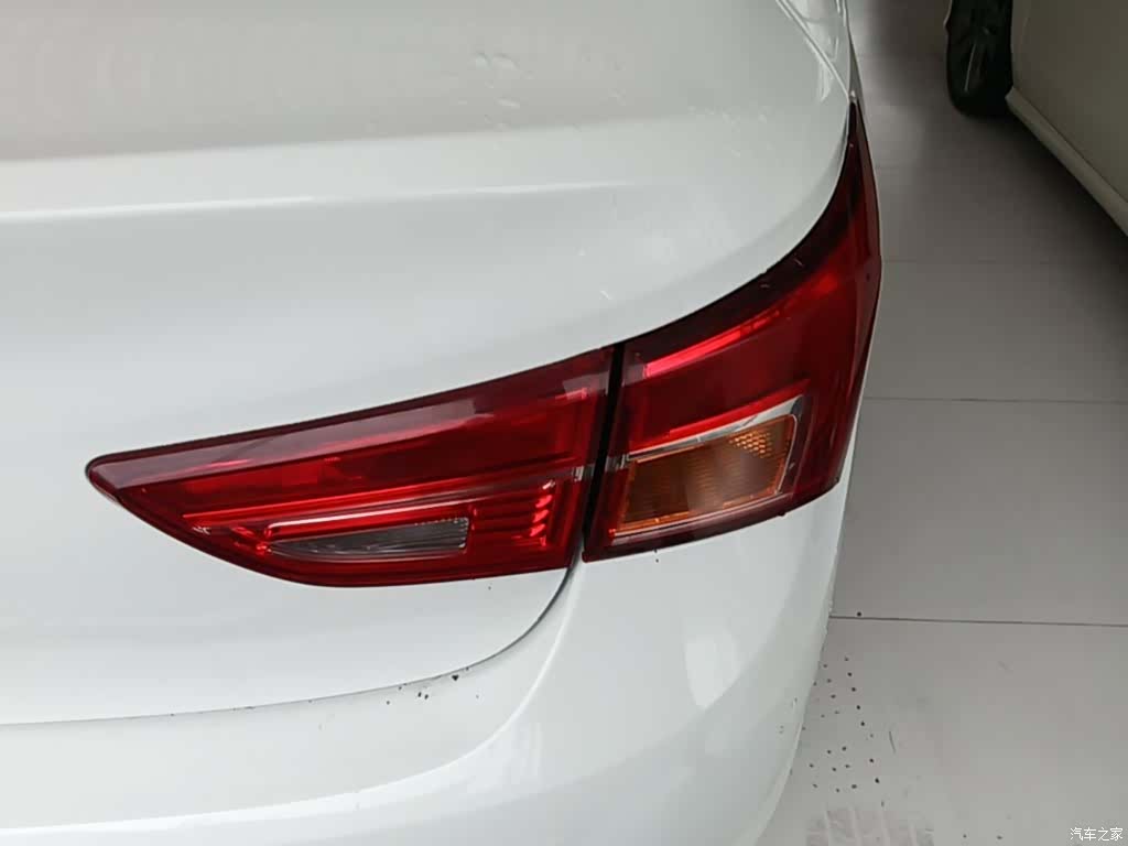 Buick Verano, 2018 8
