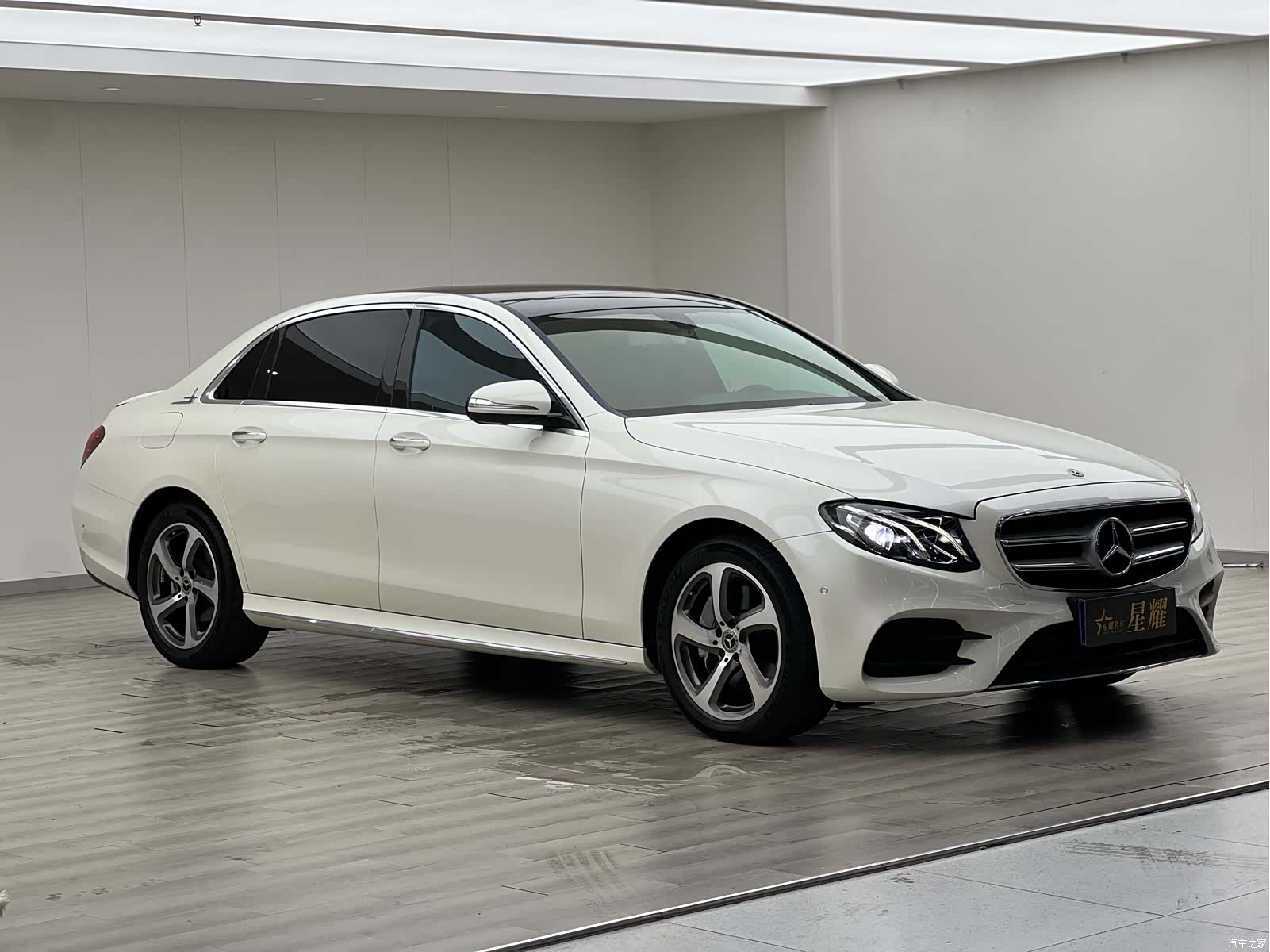 Mercedes-Benz E-Class, 2019 3