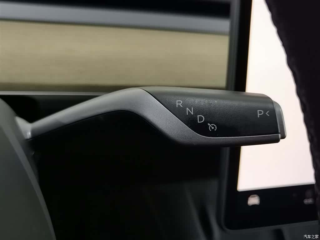 Tesla Model Y, 2023 13