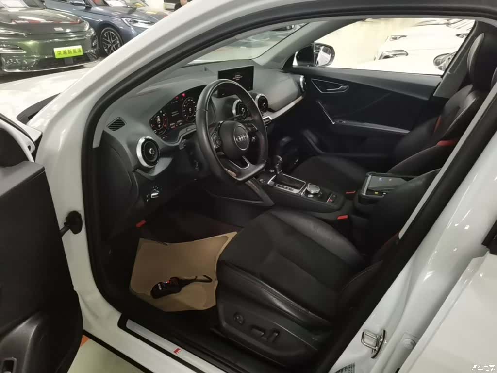 Audi Q2L, 2024 15