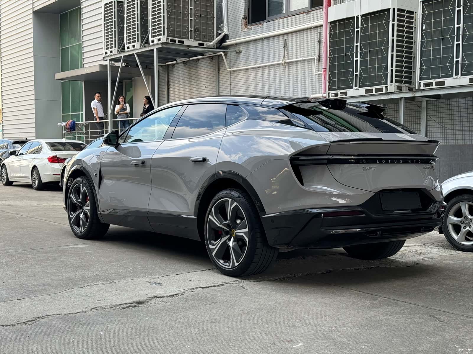 Lotus ELETRE, 2023 4