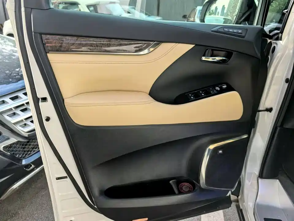 Toyota Wilfa
